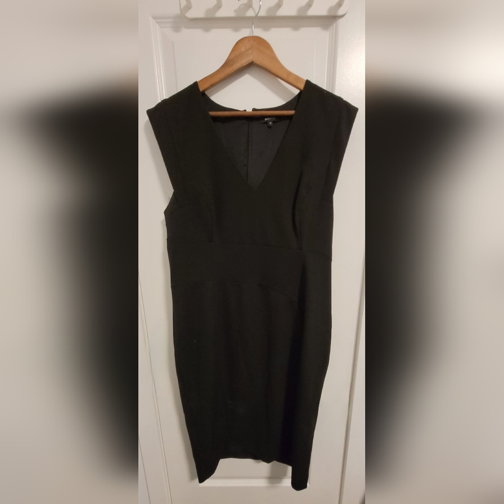 RW&CO Black Sleeveless Shift Dress